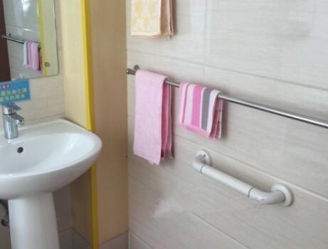 昆明官渡区官房老年公寓_昆明包吃包住养老院,昆明养老院多少钱一个月