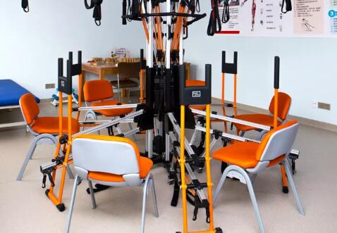 优护万家养老：选择品质晚年，选择健康医养！