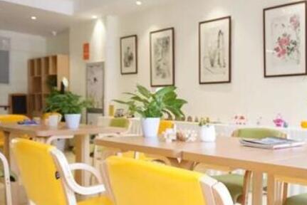 西湖区随园智汇坊府苑新村养老院环境图片