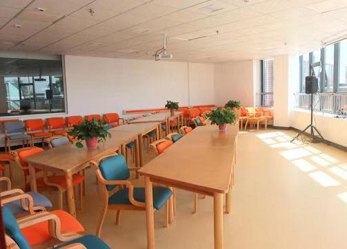 不老帮渭城区智慧健康养老中心_咸阳环境好的养老院,咸阳养老院普通一个月需多少钱