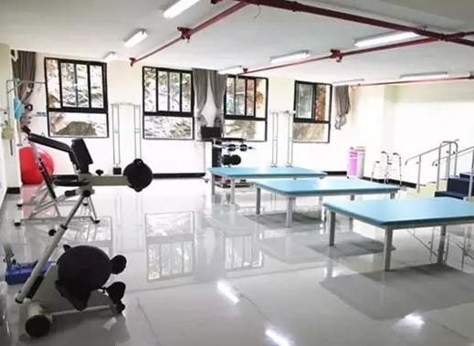 贵阳曜阳中西医结合医院_贵阳顶级养老院价位多少钱,贵阳养老院哪家好些