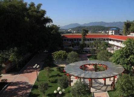 蕉岭幸福老年护理中心_梅州失能老人养老院电话,梅州高端养老机构有哪些